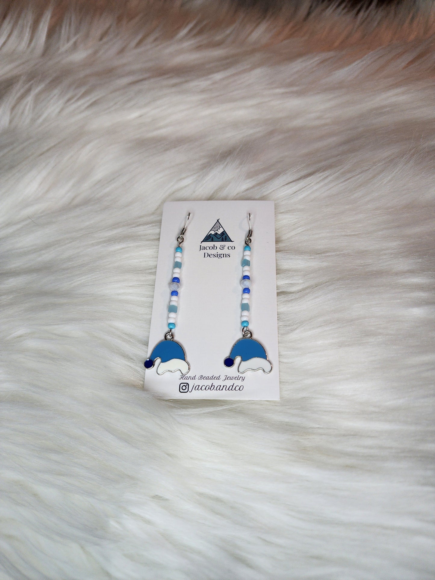 Straight Pin earrings - Santa hat